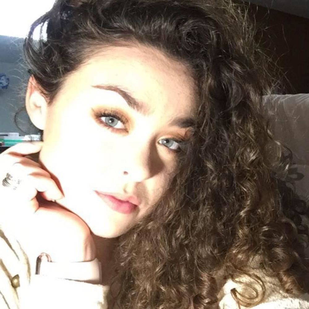 Meet your Posher, Alayna